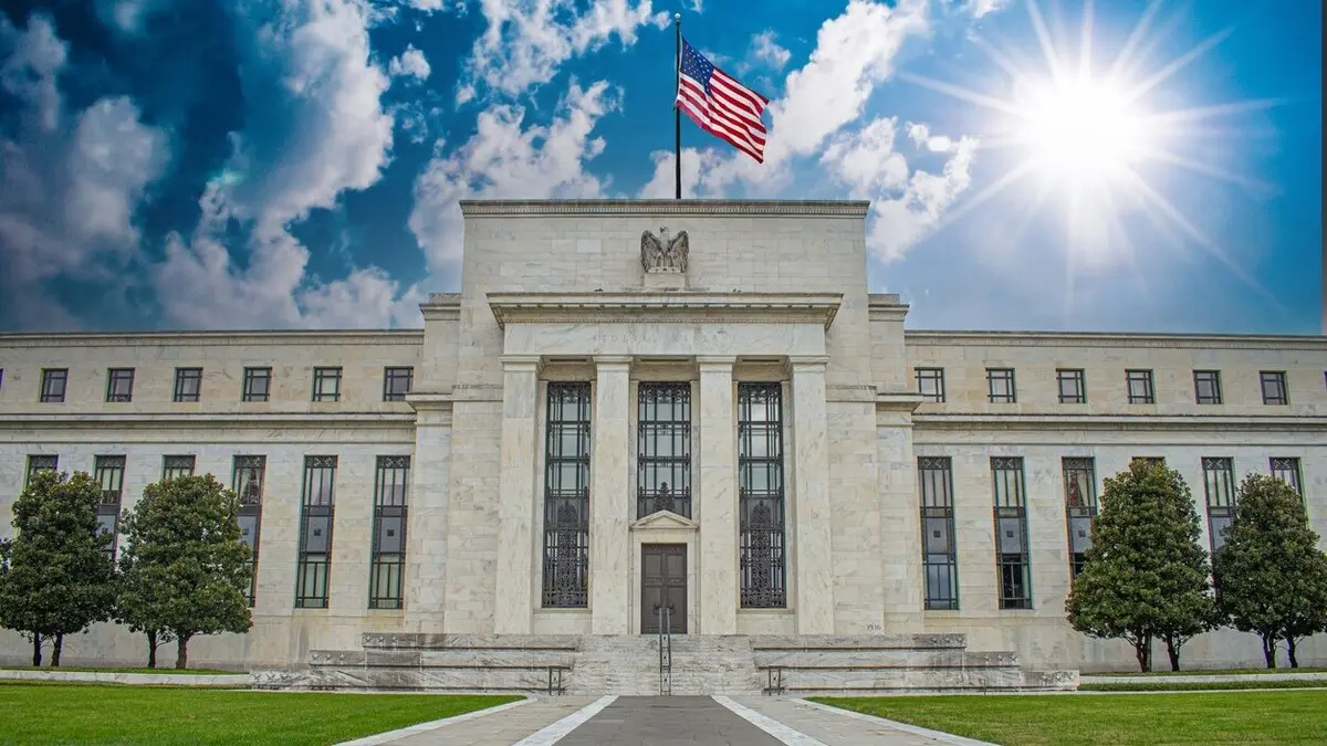 توقعات سعر الفائدة في اجتماع البنك الفيدرالي المقبل 2025